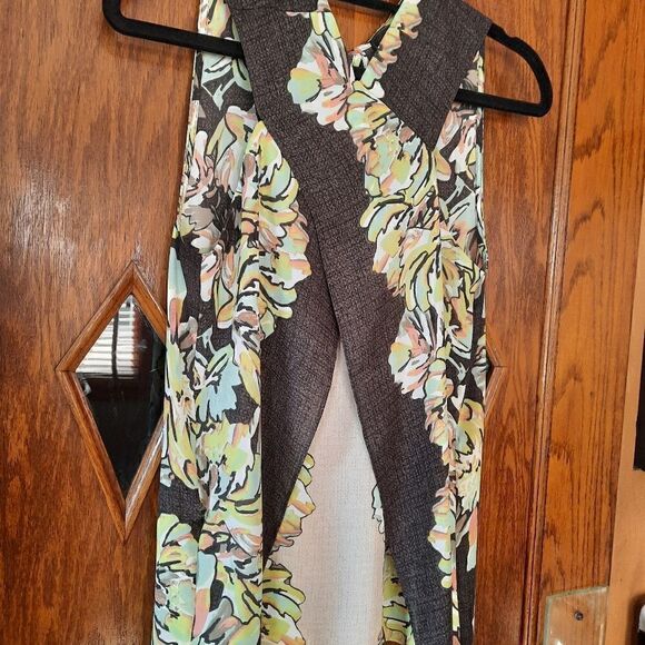 NWT BCBG MaxAzria Tulip Top - Picture 12 of 16